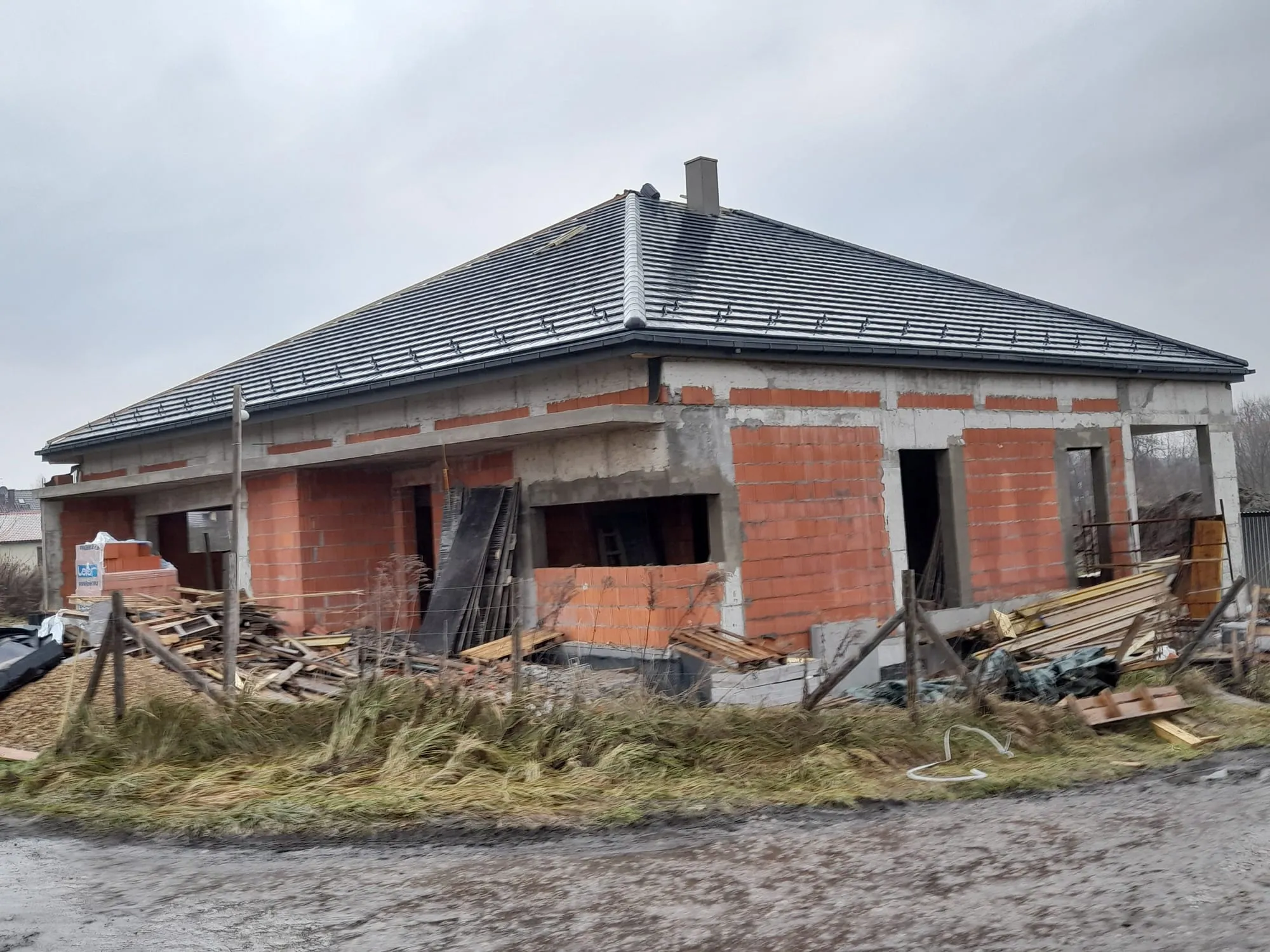 Budowa dachu skośnego, konstrukcja z pokryciem ceramicznym